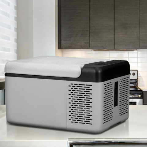 Mini Kylskåp För Bil — Snabb och Effektiv Kylning