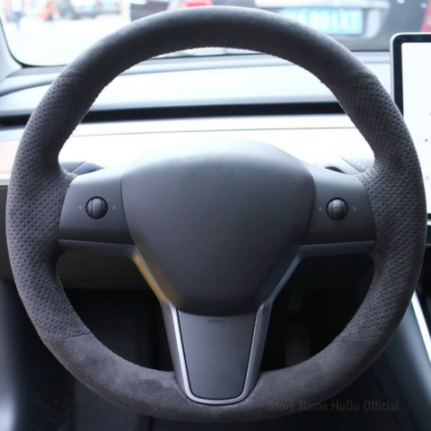 Adjustable Steering Wheel Cover – Comfort and Elegance 